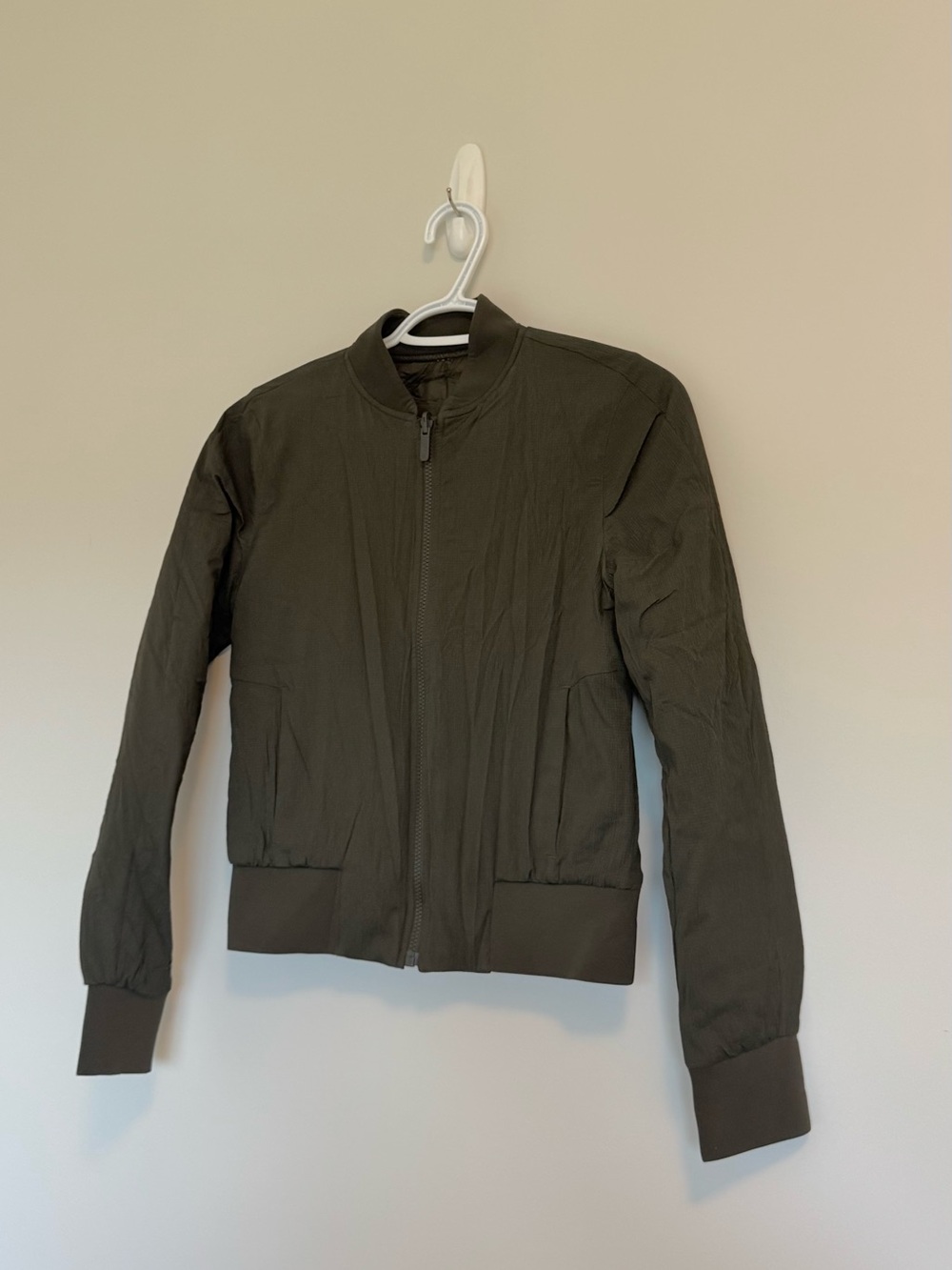 Lululemon Non-Stop Bomber (Reversible)
Dark Olive